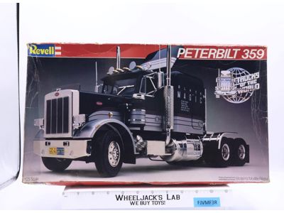 Peterbilt 359 Trucks of the World Revell 1:25 Model Kit NEW