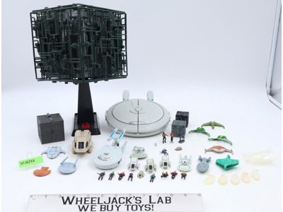 Lot of Star Trek Mini Action Figures & Playsets + Borg Ship 90s Playmates