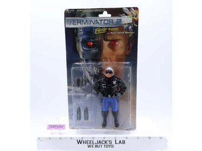 Blaster T-1000 Police Officer Terminator 2 1991 Kenner Action Figure MOSC