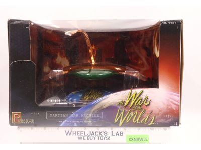Martian War Machine The War of the Worlds 2008 Pegasus Display Model NEW SEALED