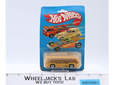 #3256 Team Bus Yellow School Bus No. 3 Hot Wheels 1983 Mattel NEW MOSC SEALED