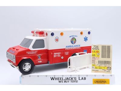 Metro City Ambulance Paramedic Rescue 18 JC Penney Mail-Away W BOX Funrise Toy