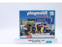 #3957 Police Station Headquarters 1997 Playmobil Vintage NEW SEALED