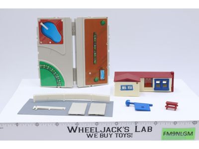 Suburban House Travel City Mini Playset 1988 Micro Machines Galoob Vintage