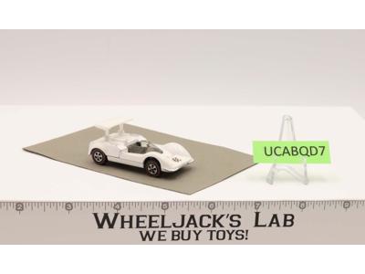 Chaparral 2G White Enamel 1969 Redline Hot Wheels Mattel Vintage RL w/ Button