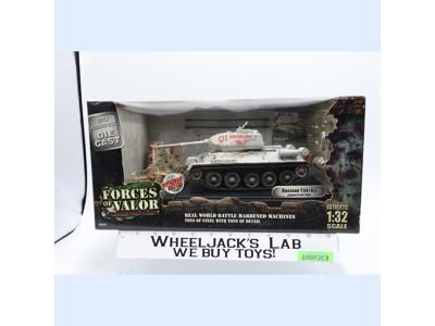 Russian T-34/85 Eastern Front 1944 1/32 Scale Forces of Valor Unimax NEW SEALED
