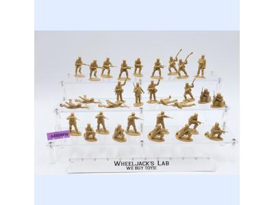 Lot 31 Tan German Infantrymen WWII 1/32 Scale CTS Toy Soldiers Figures Men