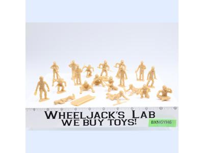 Lot of 19 US Army WWII Infantrymen Tan Toy Soldiers 1/32 Scale