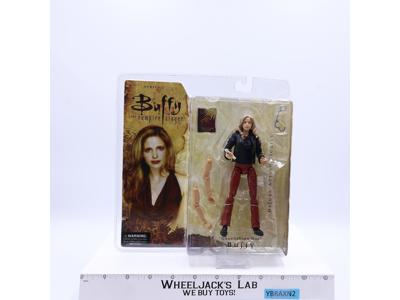 Graduation Day Buffy from Buffy The Vampire Slayer Diamond Select 2005 NEW MOSC