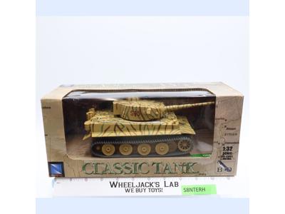 Battery Operated Tiger 1 Classic Tank Die-Cast 1:32 Scale NewRay NEW MIB