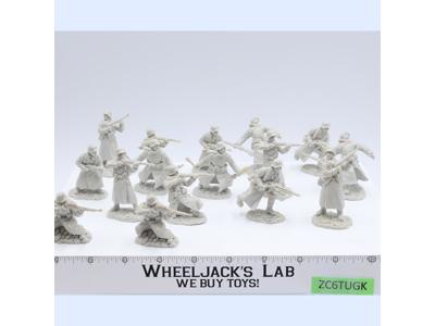 Lot of 16 Lt Gray German Infantrymen WWII 1/32 Scale TSSD Toy Soldiers Figures
