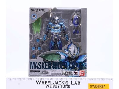 Masked Rider Abyss Kamen Rider S.H. Figuarts 2013 Bandai Figure NEW SEALED