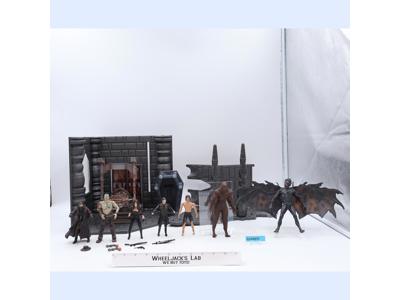 Lot of 7 Van Helsing Monster Slayer Action Figures + Playset 2004 Jakks Pacific