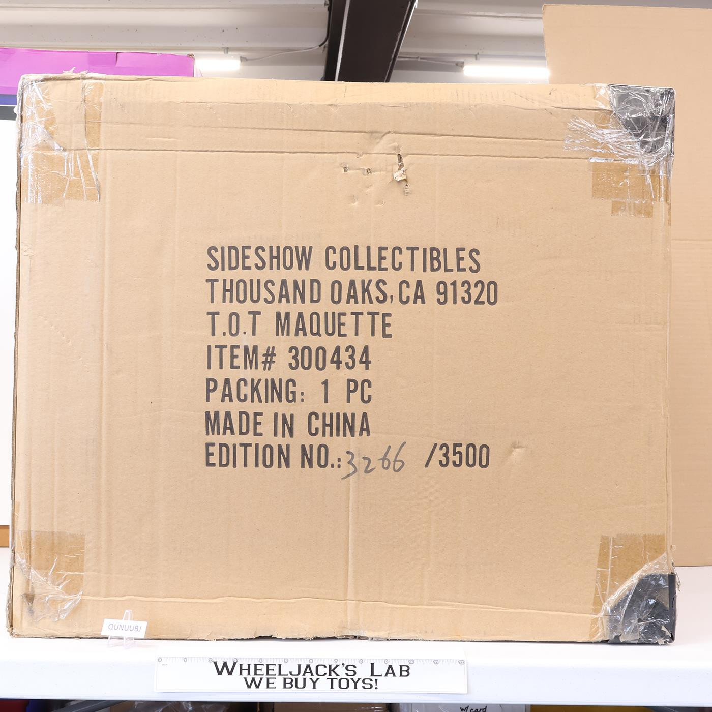 300434 Thanos on Throne Marvel Avengers Sideshow Collectibles Maquette NEW