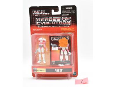 Arcee #1  Heroes of Cybertron HOC Transformers Hasbro 2001 Figure NEW SEALED