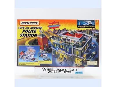 Cops and Robbers Police Station Matchbox 1997 Mattel NEW SEALED