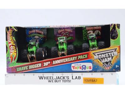 Grave Digger 30th Anniversary Pack Monster Jam Hot Wheels TRU 2011 Mattel NEW