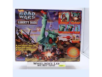 ROAD WARS Liberty Base w/ 2 Figures 1995 Hot Wheels Mattel NEW MISB SEALED