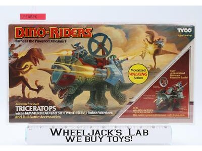 Triceratops CAS GRADED 85+ Dino Riders 1988 Tyco Action Figure NEW SEALED