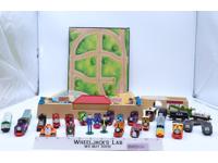 Lot of 26 Thomas the Tank Engine & Friends 1990s ERTL W/ Buildings + Accessories