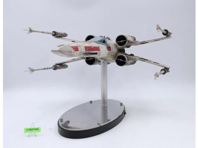 Red Five Luke Skywalker's X-Wing Starfighter SIGNATURE EDITION Star Wars EFX