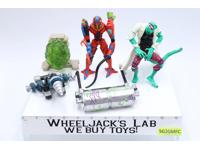 Lot of 2 Spiderman Comics Action Figures + Accessories ToyBiz Vintage