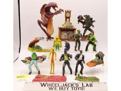 Lot of 12 Men in Black 1990's Galoob Action Figures + Accessories