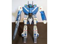 VF-1J Battroid Valkyrie Variable Fighter Macross Takatoku Toys 1/55 Scale