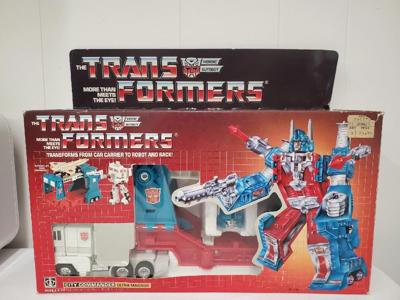 Ultra Magnus 100% Complete W/ BOX 1986 Vintage Hasbro G1 Transformers Figure