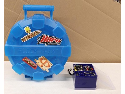 Flick Trix Carrying Case with Lot of 25 Finger Bikes Spin Master Toys 2000