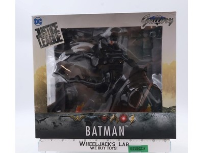 Batman DC Comics Justice League Gallery Diorama Diamond Select 10" Statue MIB
