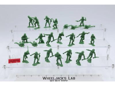 Lot of 24 American Infantrymen WWII 1/32 Scale MARX Toy Soldiers Figures Men