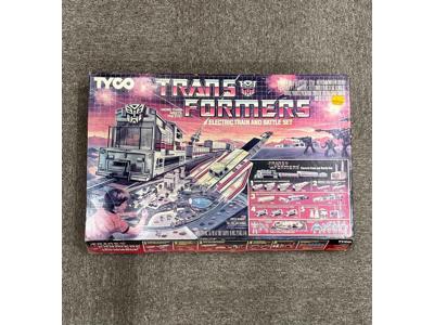 Electric Train & Battle Set Transformers HO Scale 1985 Hasbro Tyco
