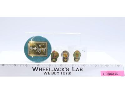 Lot of 4 Walt Disney Pins 35 Year Anniversary Goofy Donald Duck Pluto