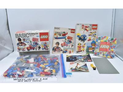Lot of Basic Lego Building Blocks, Manuals, Assortment Guide and Catalogue
