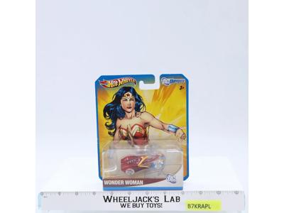 Wonder Woman Hot Wheels DC Universe 2011 Mattel 1-64th NEW SEALED