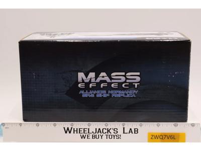 Alliance Normandy SR-2 Ship MASS Effect 2011 EA BioWare Dark Horse Action Figure