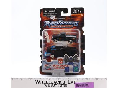 Ultra Magnus W/ Ironhide Transformers Universe 2004 Hasbro Figure NEW SEALED