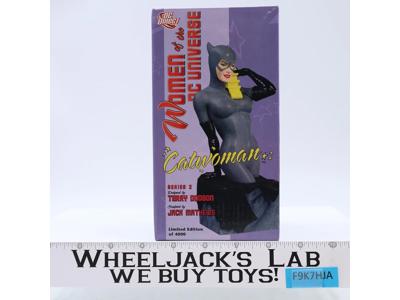 Catwoman Women of the DC Universe Series 2 Limited Edition Bust 3957/4000 Dodson