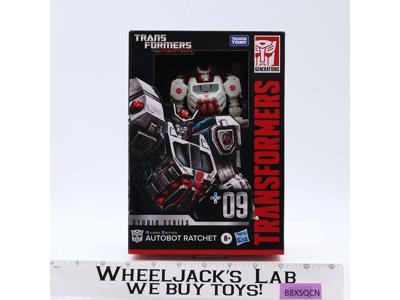Ratchet 09 Transformers WFC Studio Series Gamer Edition Hasbro Figure NEW SEALED