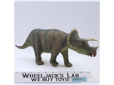 Triceratops JP08 W/ Damage Wound Piece Jurassic Park 1993 Kenner Figure