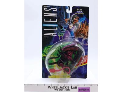 Bull Alien W/ Comic Aliens 1992 Kenner Vintage Action Figure NEW SEALED