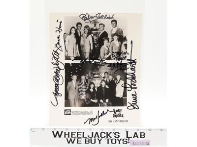 Cast of Lost in Space 7 Signatures AUTOGRAPHED 8x10 Photo
