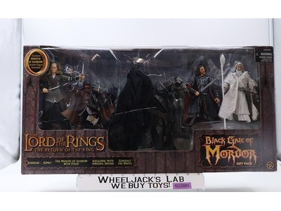 Black Gate of Mordor Gift Pack Lord of the Rings 2004 ToyBiz Figure NEW SEALED
