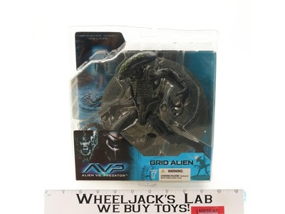 Grid Alien AVP Alien Vs. Predator Playset 2005 McFarlane Figure NEW SEALED