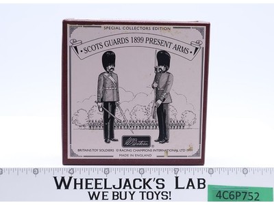00256 Scots Guards 1899 Present Arms W. Britains Toy Soldiers 1999 Collectors Ed