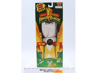 Yellow Ranger Gloves Mighty Morphin Power Rangers 1994 Bandai NEW MIB