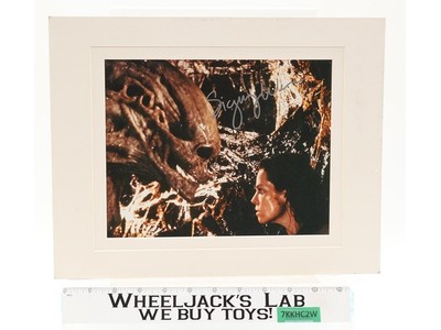 Ellen Ripley Alien Resurrection Sigourney Weaver AUTOGRAPHED 8x10 Photo