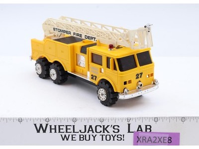 Stomper Fire Dept. YELLOW Ladder Tower #27 Fire Truck 1980's Vtg WORKS!