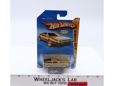 Hot Wheels 81 DeLorean GOLD 2010 New Models DMC-12 Mattel 15/44 MOSC